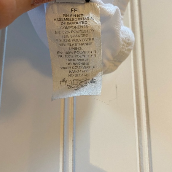 Onzie Front Twist Ribbed Cropped Crop Tank Top - Picture 14 of 15